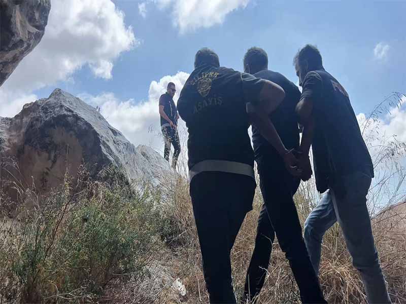 MAĞARADA SAKLANAN ARANAN ŞAHIS, POLİSTEN KAÇAMADI!